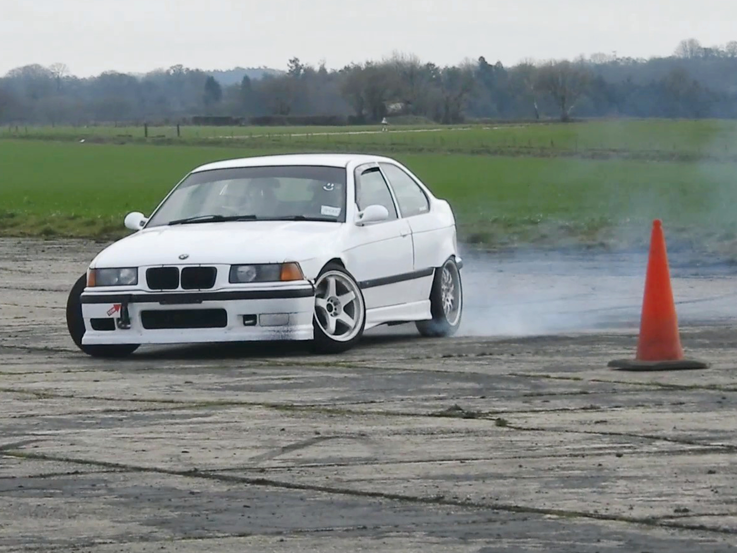 Dakota Drift – linking turns in the E36